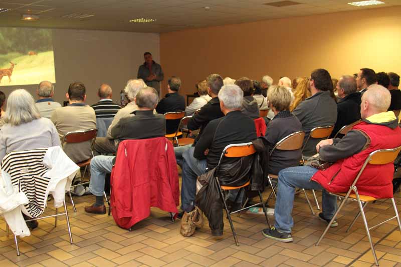 Wildlife photography conference in Paris animated by Amar Guillen.