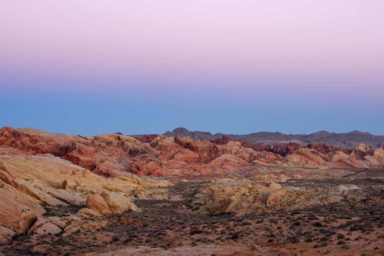 Lever de soleil sur Valley of Fire dans le Nevada.