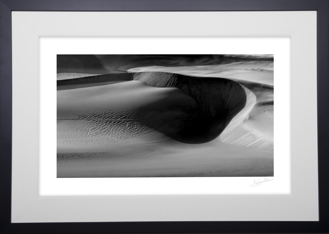 Une photo encadrée de la collection 'Vallée de la Mort'. Amar Guillen, artiste photographe