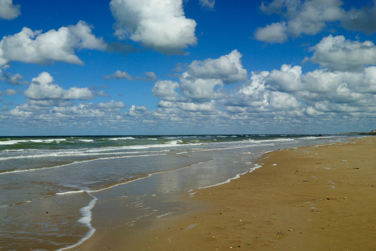 La plage de Arromanches en Normandie.