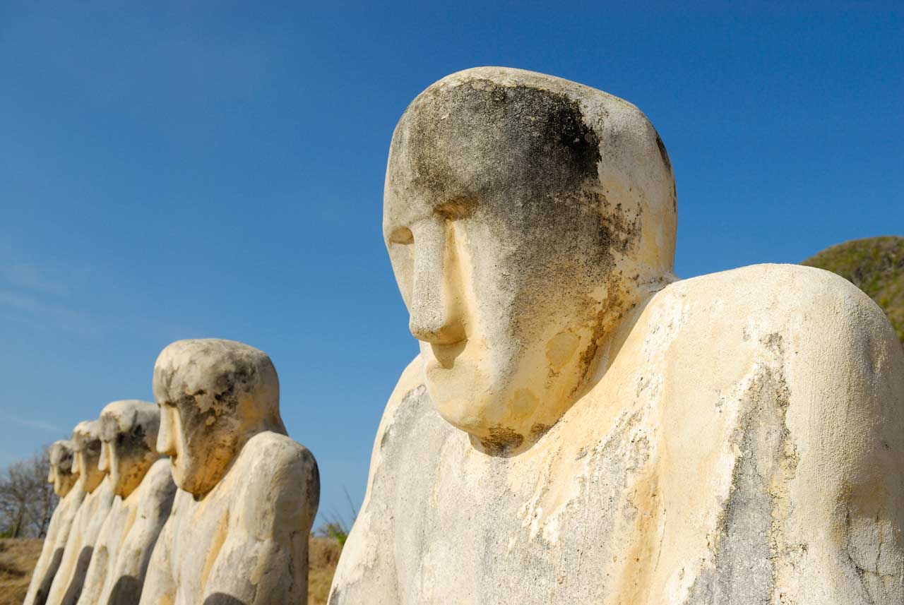 Les 15 statues de l'anse Caffard en Martinique.