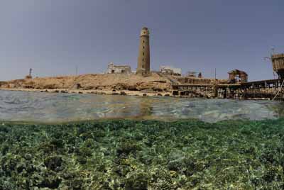 Les îles Brothers en Mer Rouge au large des côtes de l'Egypte. Photographies par Amar Guillen.