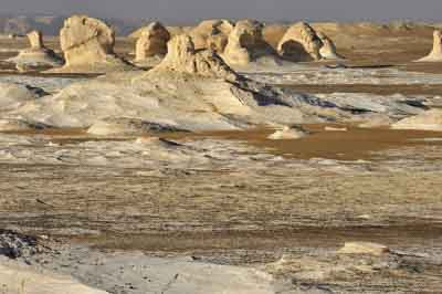 Le désert blanc en Egypte. Photographies par Amar Guillen.