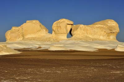 Le désert blanc en Egypte. Photographies par Amar Guillen.