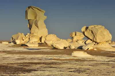 Le désert blanc en Egypte. Photographies par Amar Guillen.