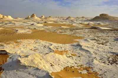 Le désert blanc en Egypte. Photographies par Amar Guillen.