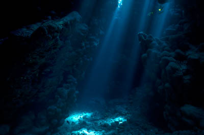 La grotte de Shaab Claudio en Mer Rouge. Photographies par Amar Guillen.