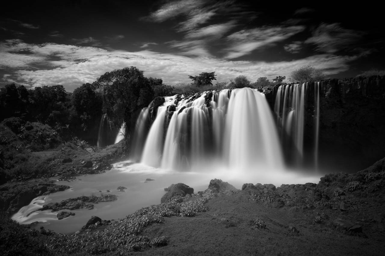 La cascade de Tana sur le Nil Bleu en Ethiopie est un paysage parfait pour la photographie en noir et blanc.