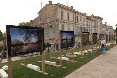 Exposition Reflets de Haute-Saintonge au Château de Jonzac. Exposition organisée par Isabelle et Amar Guillen.