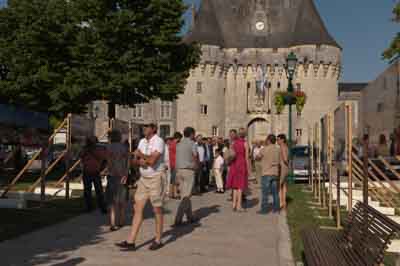 Exposition Reflets de Haute-Saintonge au Château de Jonzac. Exposition organisée par Isabelle et Amar Guillen.