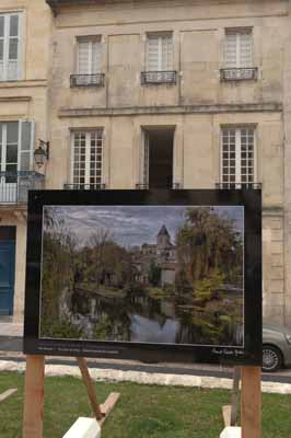 Exposition Reflets de Haute-Saintonge au Château de Jonzac. Exposition organisée par Isabelle et Amar Guillen.