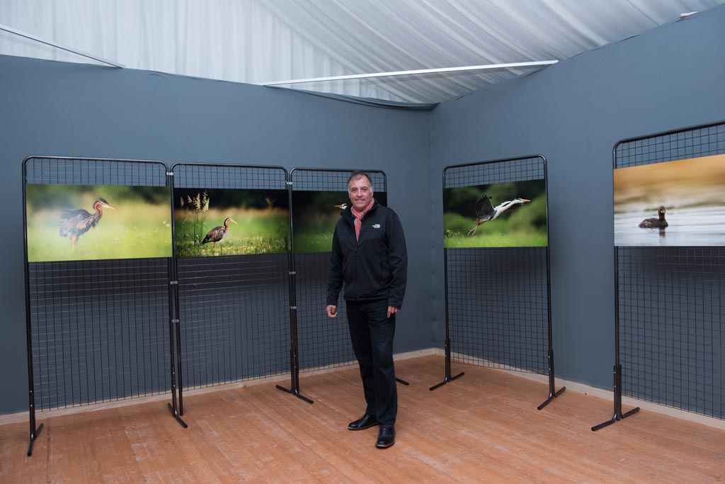 Amar Guillen, le jour du vernissage de l'exposition au château des Creusettes dans l'Ain
