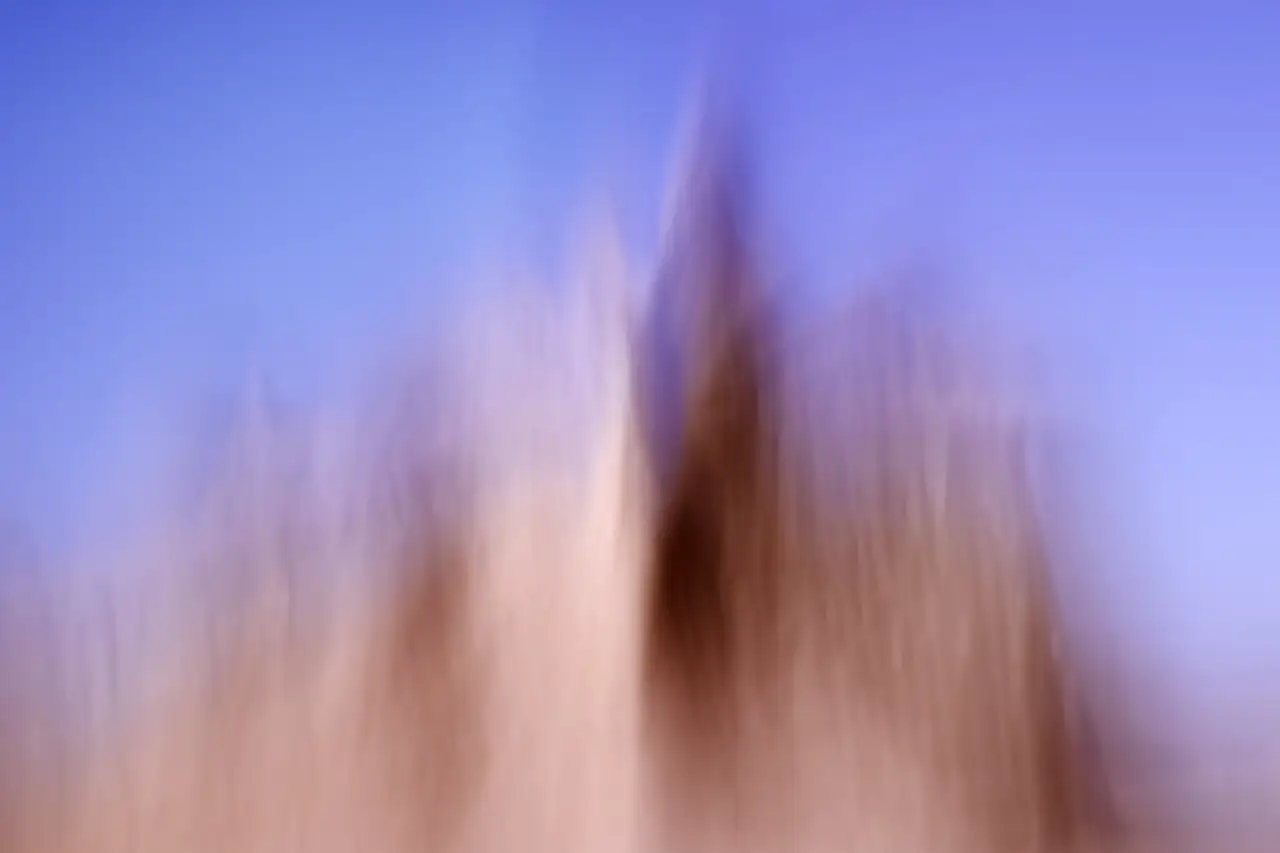 Paysage des Badlands dans le Dakota du Sud en ICM. Photographie d'art en noir et blanc par Amar Guillen, artiste photographe.