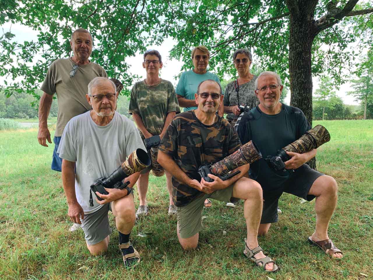 Les participants au stage de photo animalière en affûts flottants du 18 juin 2022 en Dombes.