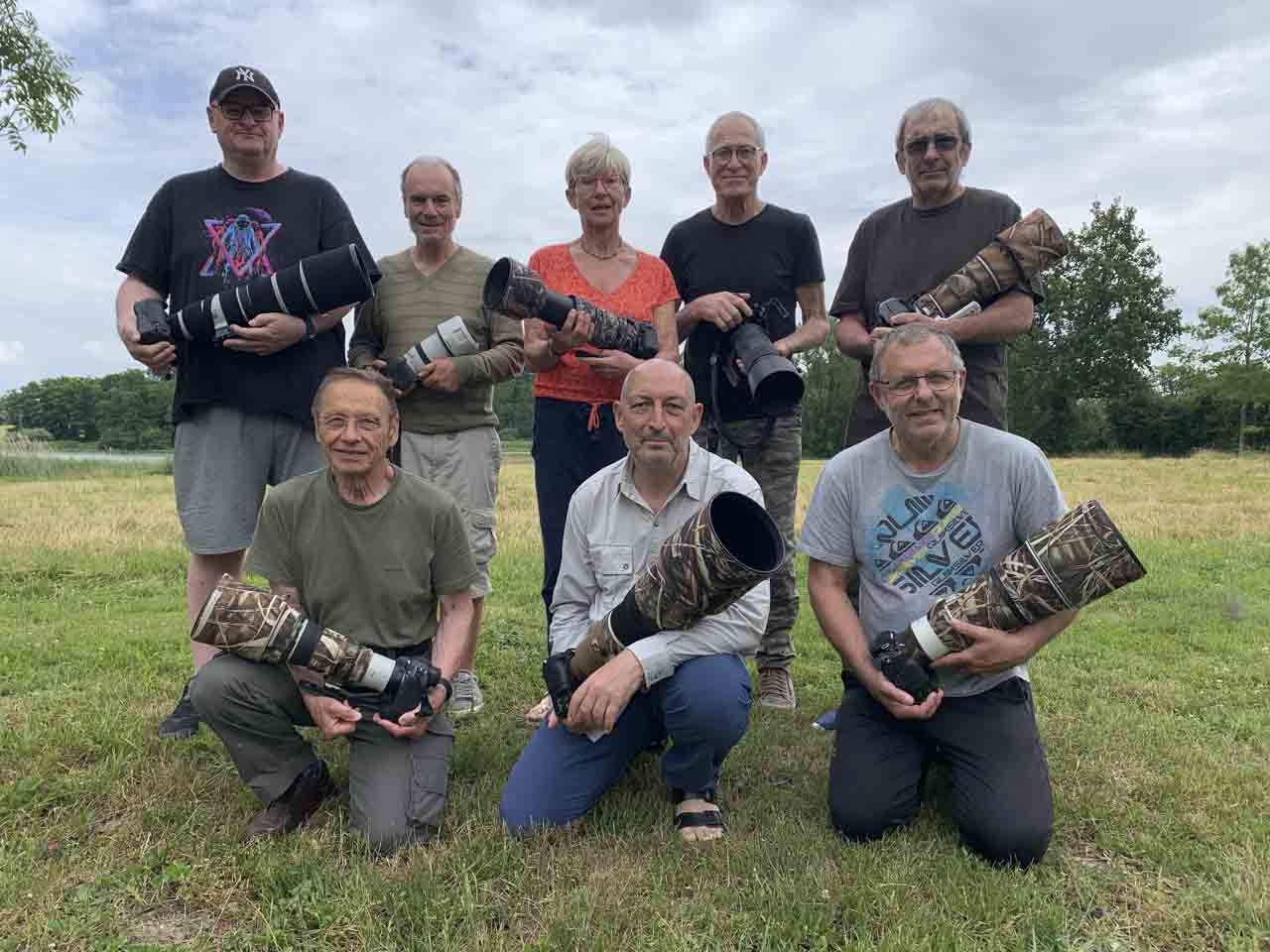 Les participants au stage de photo animalière en affûts flottants du 3 juin 2023 en Dombes.