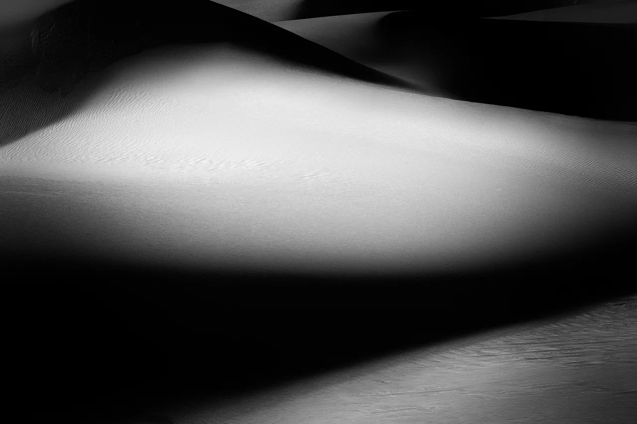 Dunes de sable en noir et blanc à White Sand Dunes au nouveau Mexique