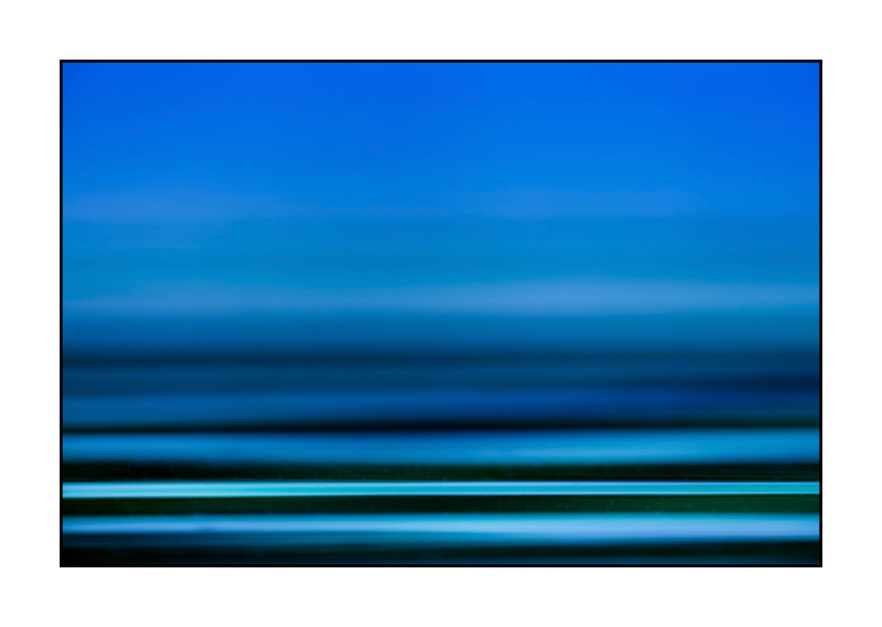 lumieres-et-couleurs/022-univers-paralleles-en-couleurs/fr/06-vaguelettes-sur-l-eau-univers-paralleles-en-couleur-180609DOMMIN0460C