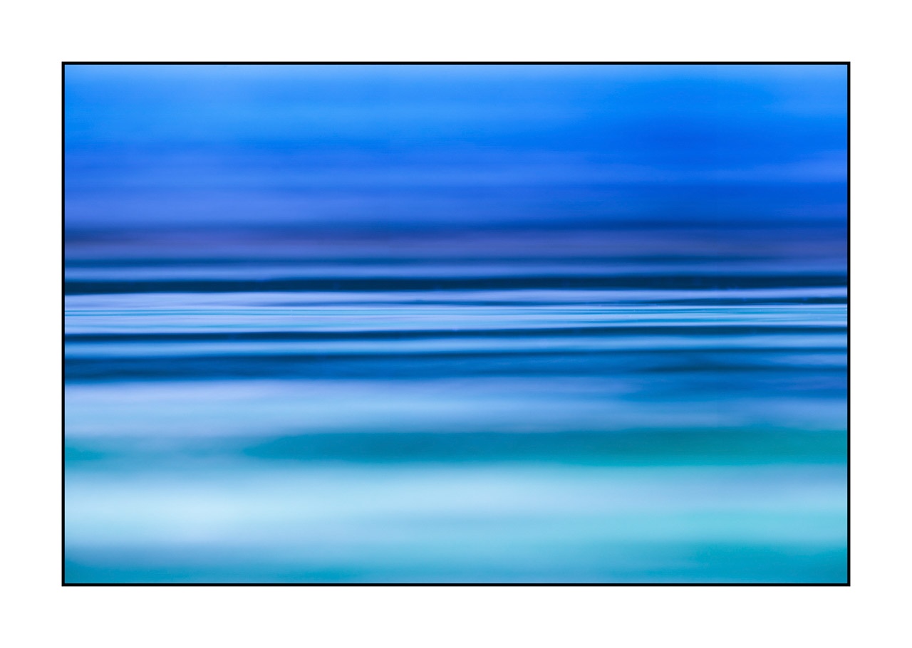 lumieres-et-couleurs/022-univers-paralleles-en-couleurs/fr/08-vaguelettes-sur-l-eau-univers-paralleles-en-couleur-180609DOMMIN0585C