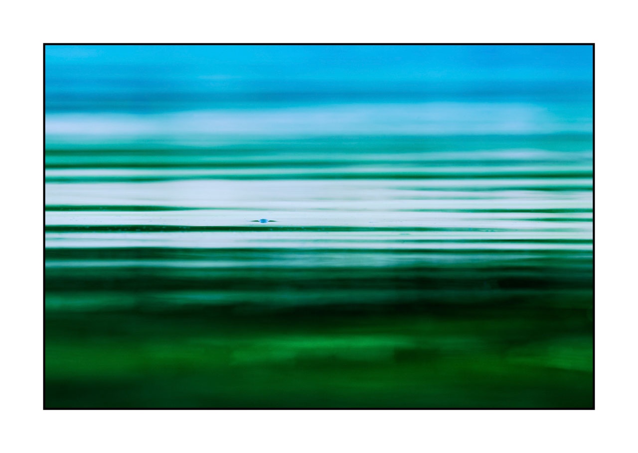 lumieres-et-couleurs/022-univers-paralleles-en-couleurs/fr/11-vaguelettes-sur-l-eau-univers-paralleles-en-couleur-180609DOMMIN0426C