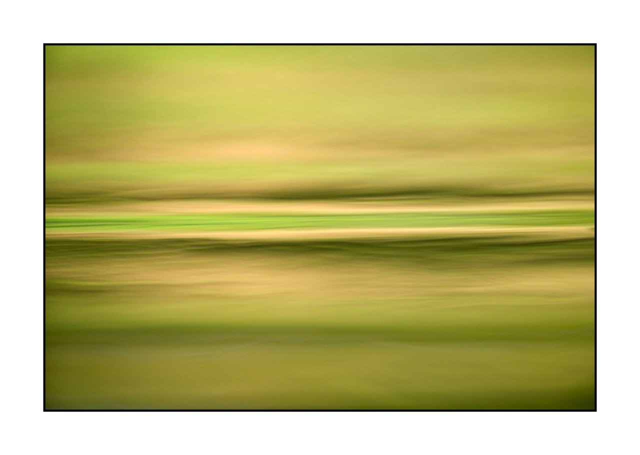 lumieres-et-couleurs/022-univers-paralleles-en-couleurs/fr/13-vaguelettes-sur-l-eau-univers-paralleles-en-couleur-180609DOMMIN0614C