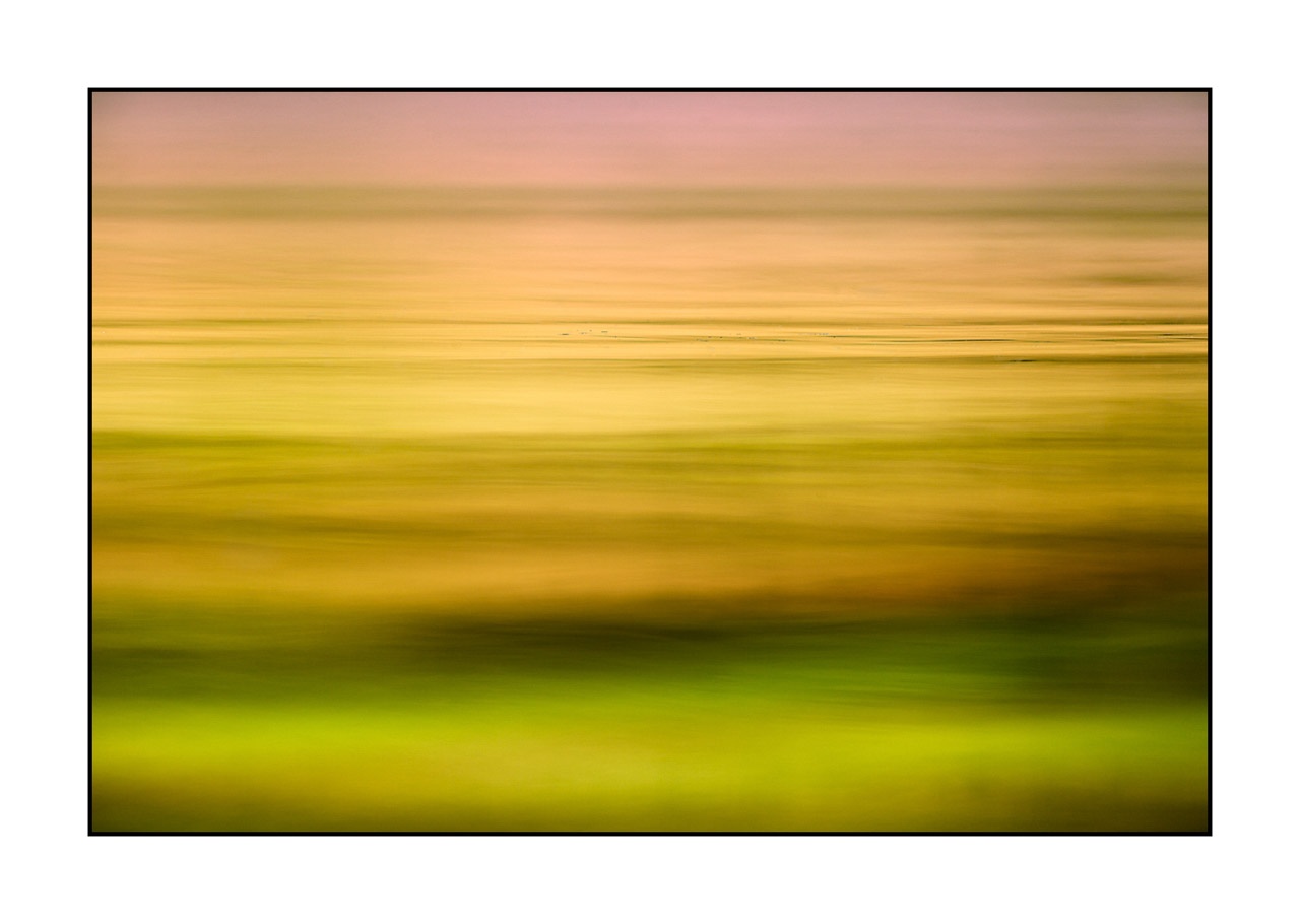 lumieres-et-couleurs/022-univers-paralleles-en-couleurs/fr/14-vaguelettes-sur-l-eau-univers-paralleles-en-couleur-180609DOMMIN0497C