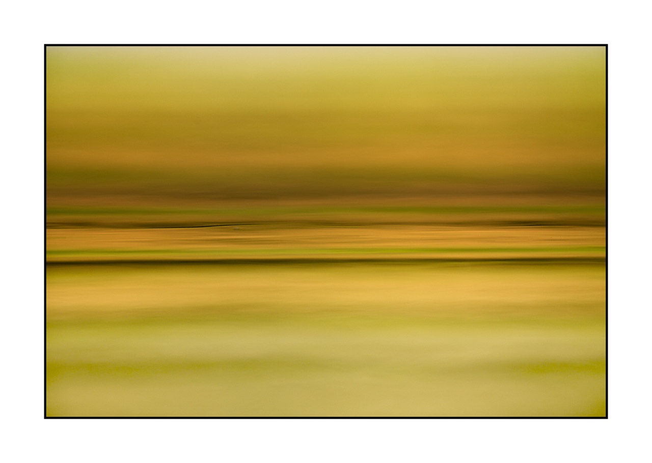 lumieres-et-couleurs/022-univers-paralleles-en-couleurs/fr/15-vaguelettes-sur-l-eau-univers-paralleles-en-couleur-180609DOMMIN0624C