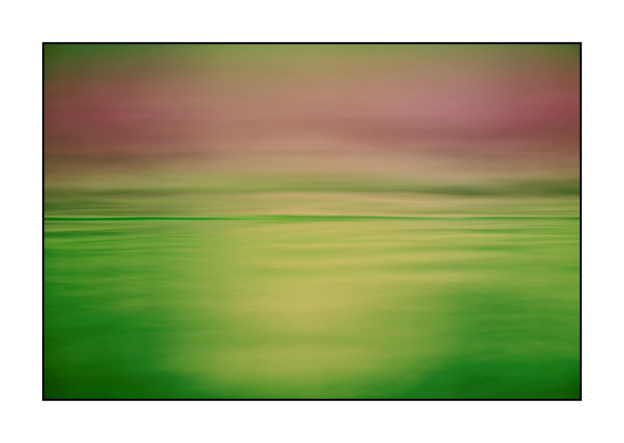 lumieres-et-couleurs/022-univers-paralleles-en-couleurs/fr/20-vaguelettes-sur-l-eau-univers-paralleles-en-couleur-180609DOMMIN0611C