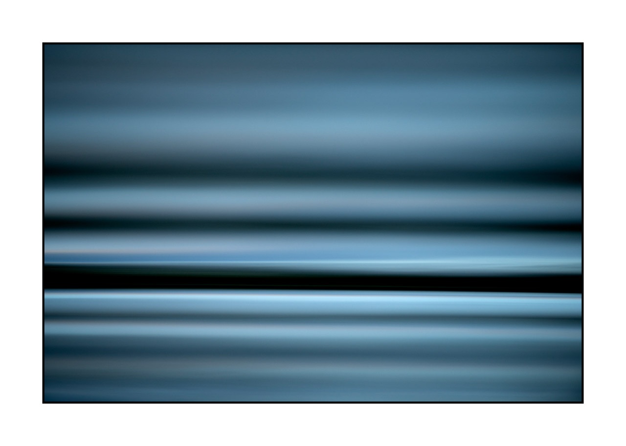 lumieres-et-couleurs/022-univers-paralleles-en-couleurs/fr/21-vaguelettes-sur-l-eau-univers-paralleles-en-couleur-190601DOMCON0409C