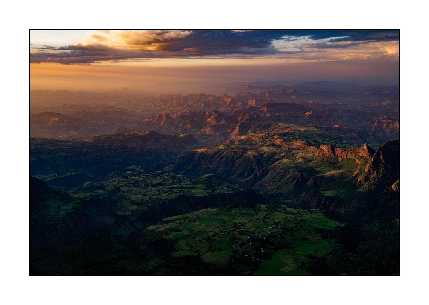 lumieres-et-couleurs/027-merveilles-naturelles-du-simien/edition-limitee/en/03-landscapes-simien-mountains-ethiopia-in-color-20181111ETHSIM0108C