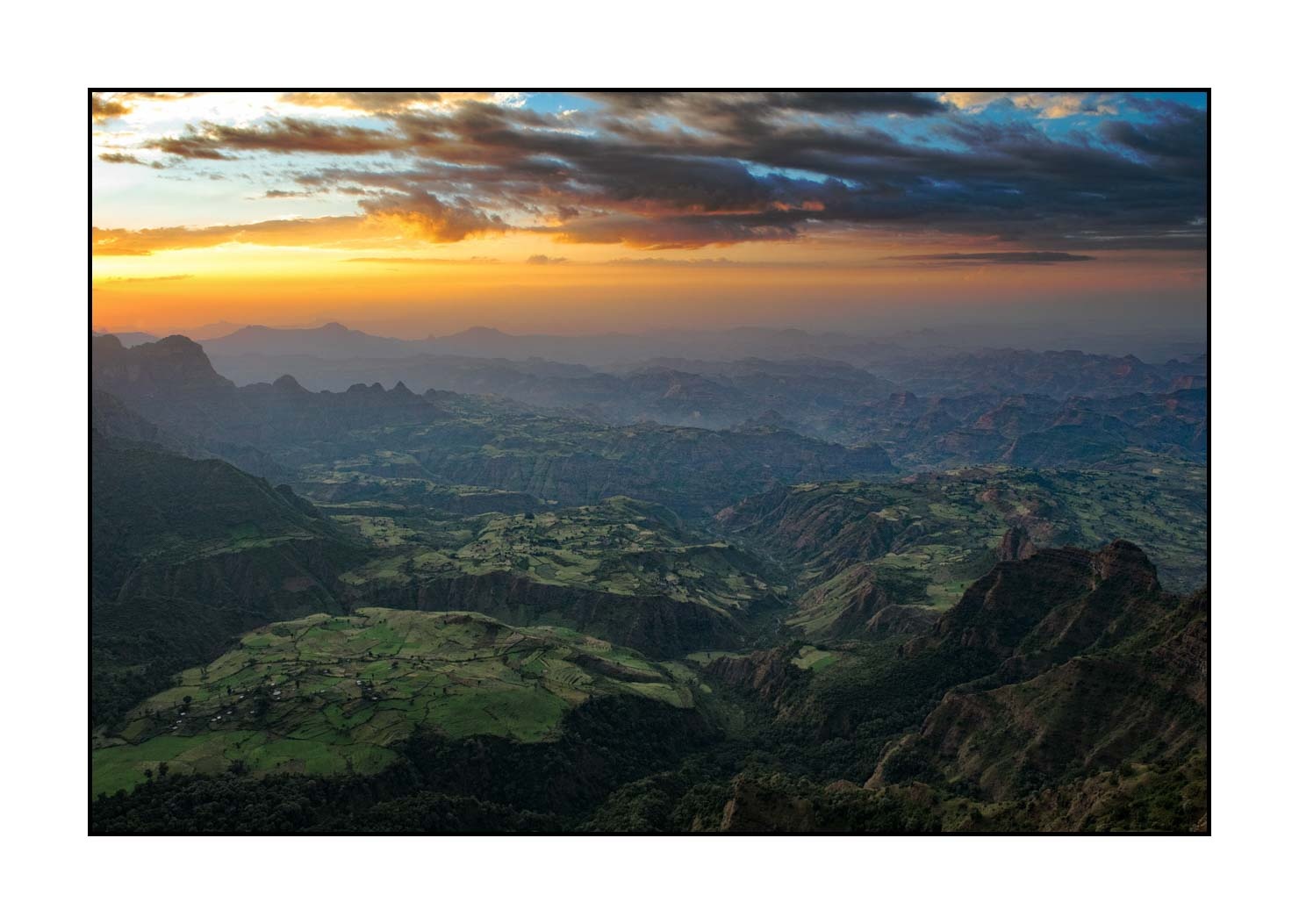 lumieres-et-couleurs/027-merveilles-naturelles-du-simien/edition-limitee/en/07-landscapes-simien-mountains-ethiopia-in-color-20181111ETHSIM0175B