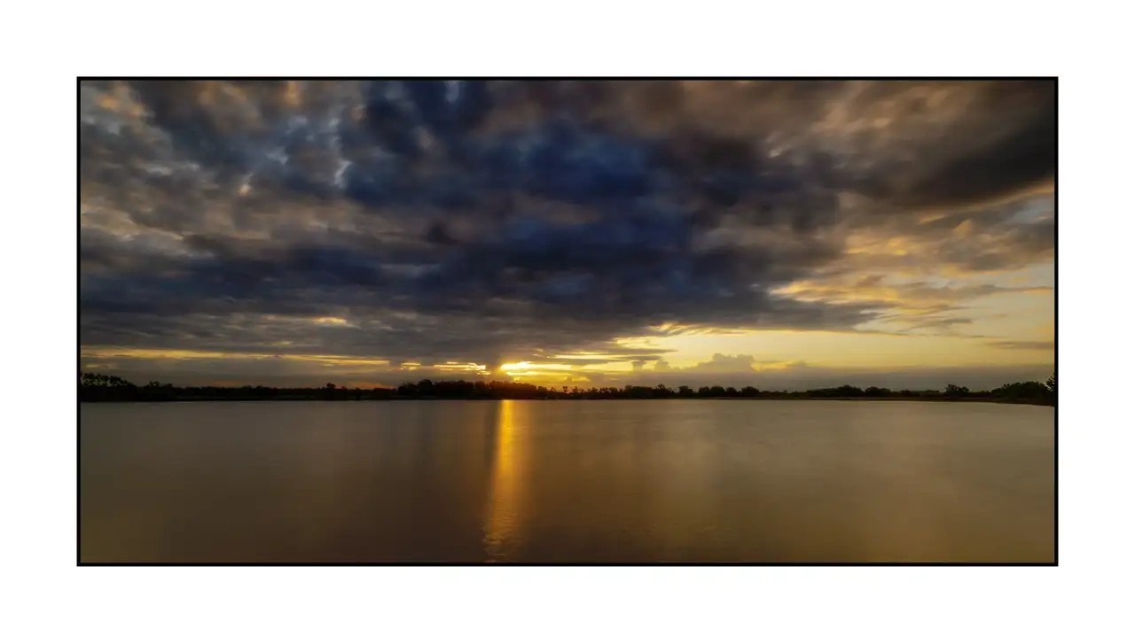 lumieres-et-couleurs/062-dans-l-intimite-de-la-dombes/fr/09-paysage-etang-dombes-2180-21C