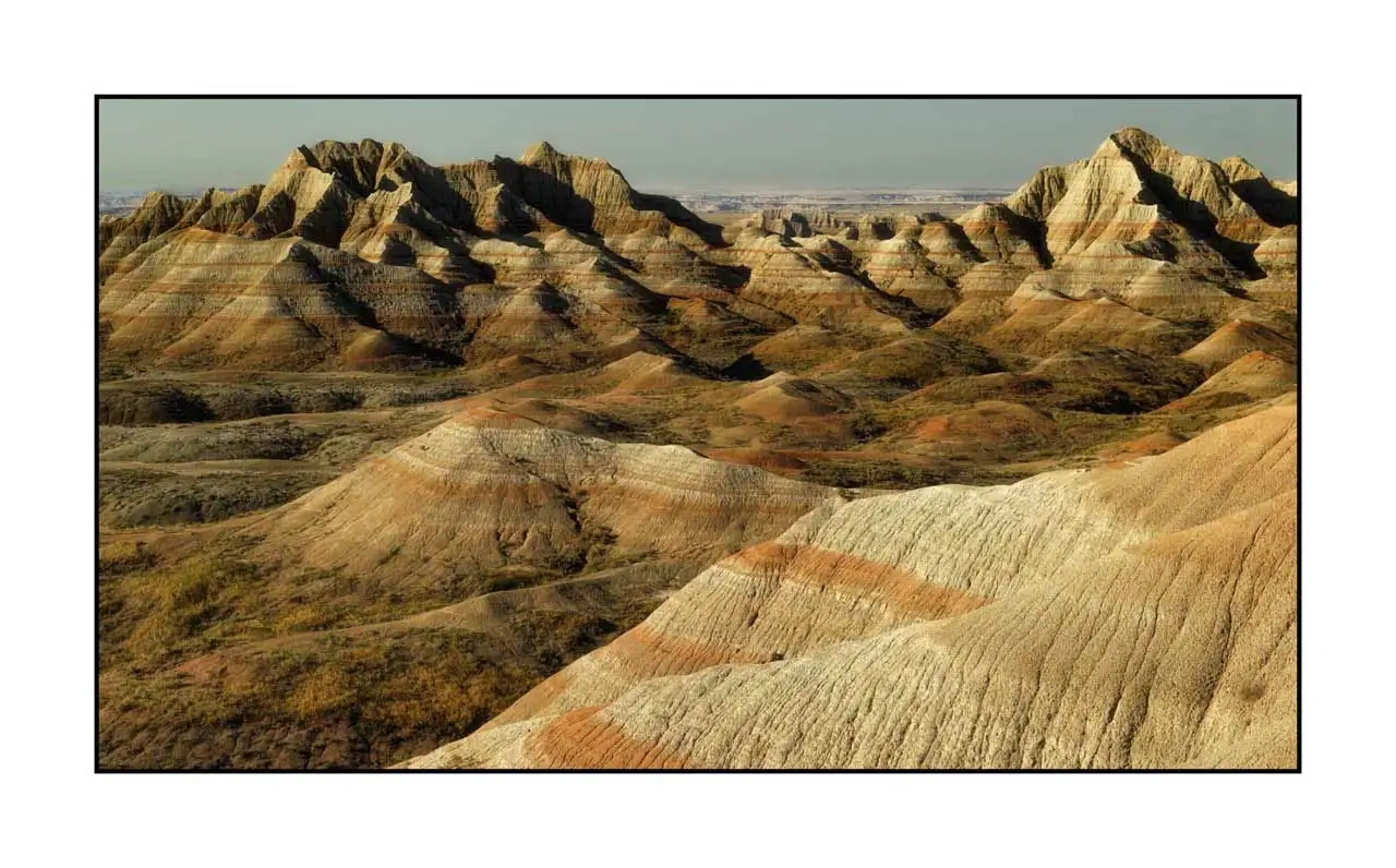lumieres-et-couleurs/063-hymnes-silencieux-terre-badlands/fr/11-paysage-badlands-dakota-2232-169C