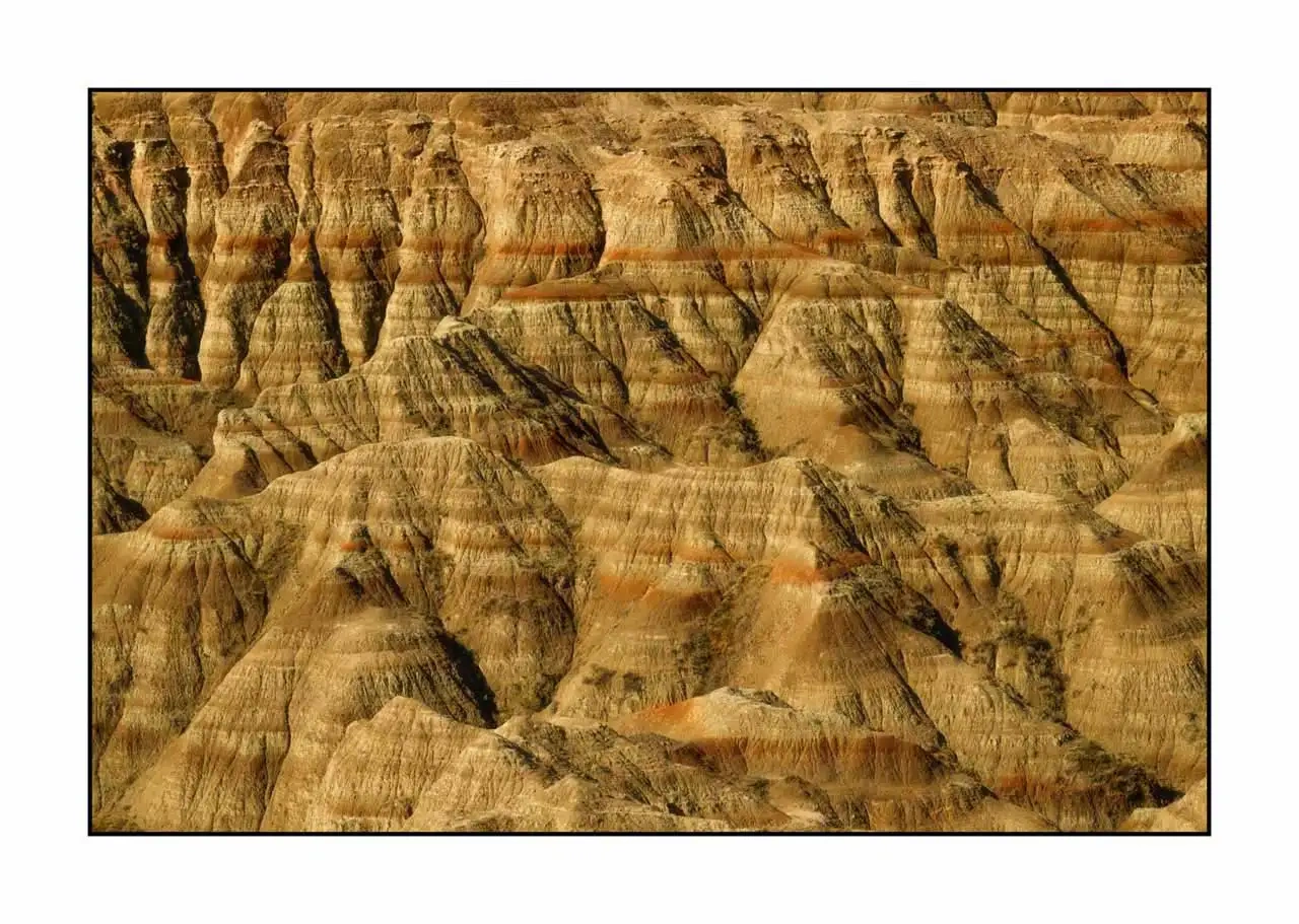 lumieres-et-couleurs/063-hymnes-silencieux-terre-badlands/fr/12-paysage-badlands-dakota-2233-32C