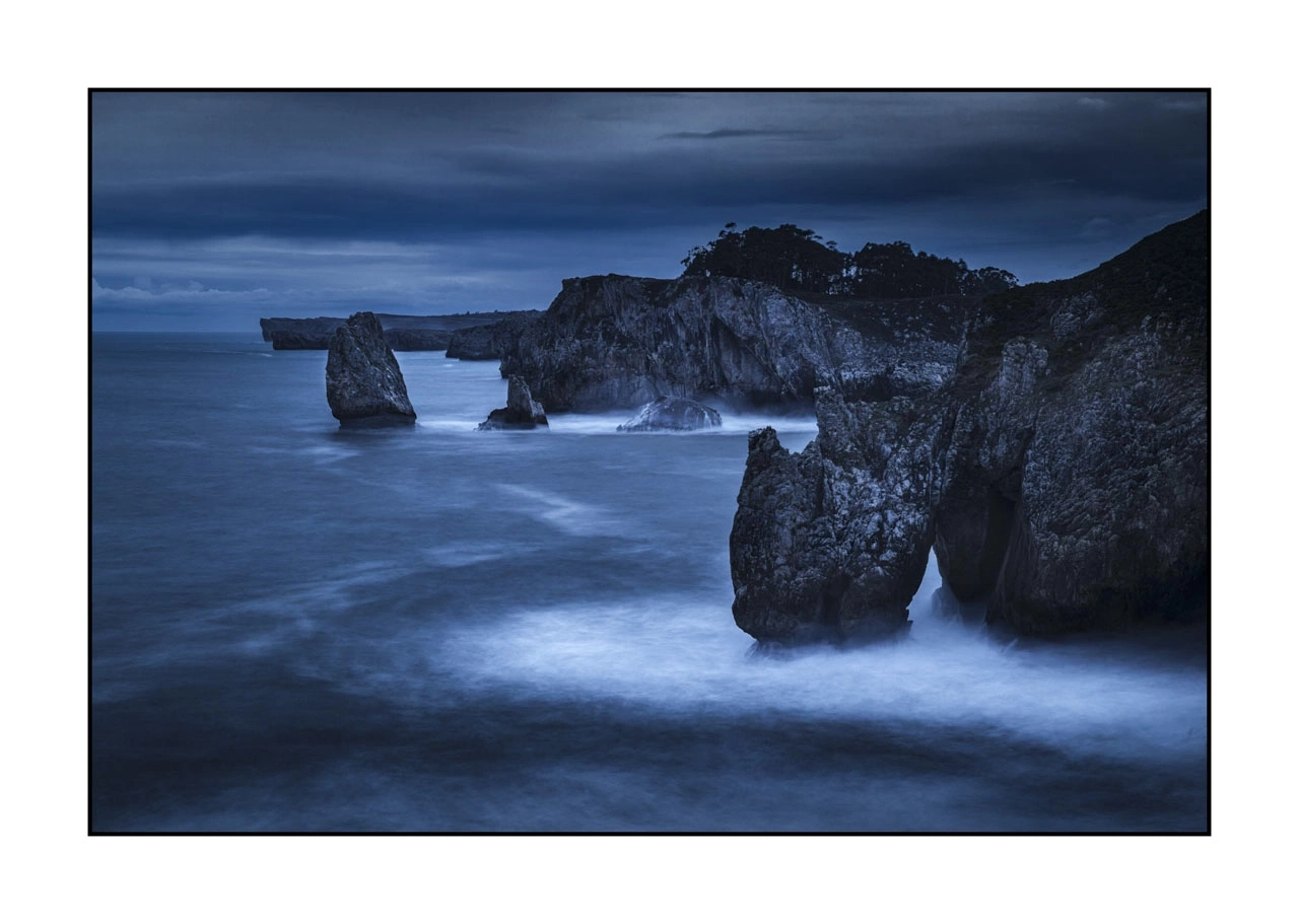 lumieres-et-couleurs/064-les-veilleurs-des-asturies/fr/06-paysage-cotier-asturies-espagne-2260-32C