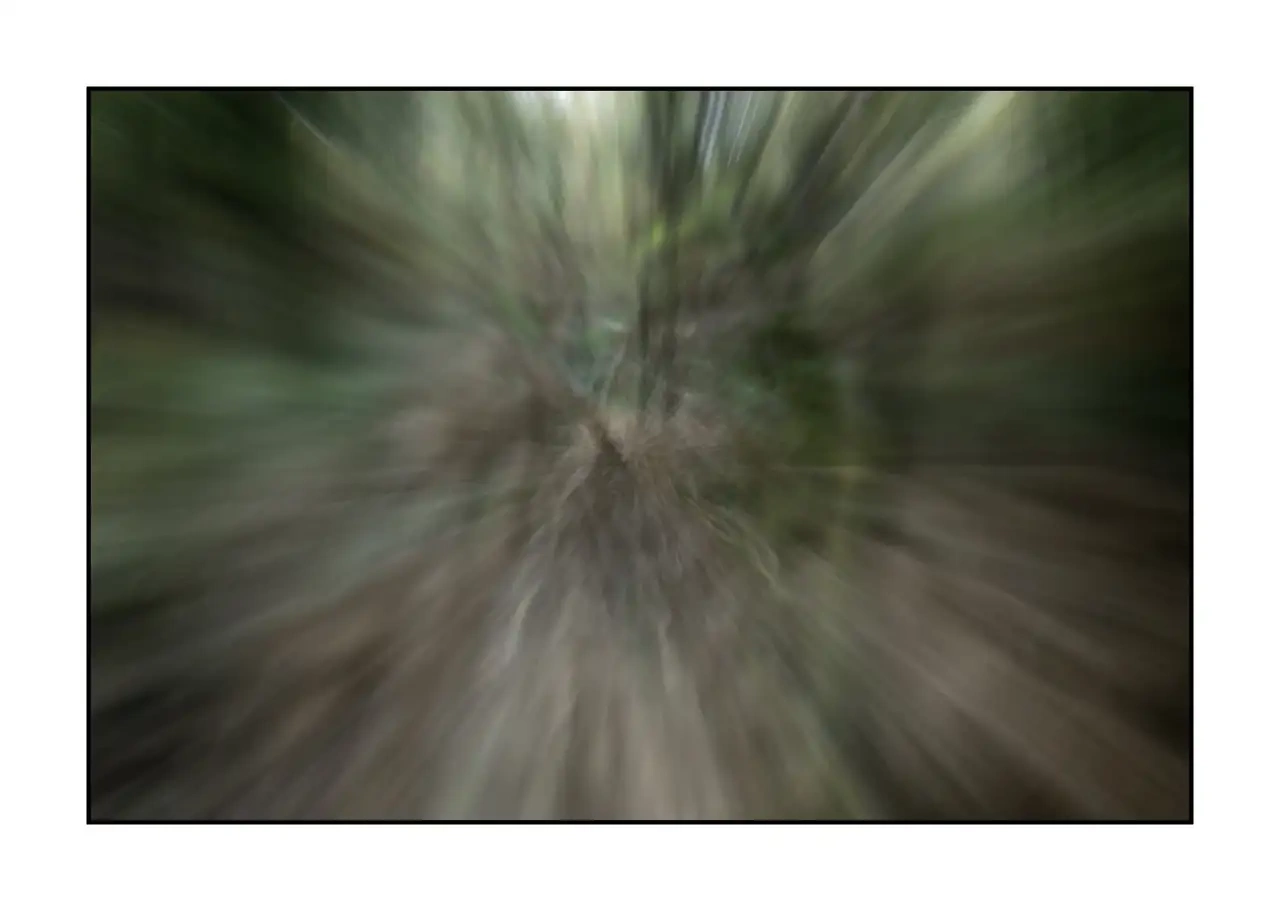 lumieres-et-couleurs/066-fuite-vers-l-invisible/edition-limitee/en/04-abstract-photo-underwood-zooming-2344-32I