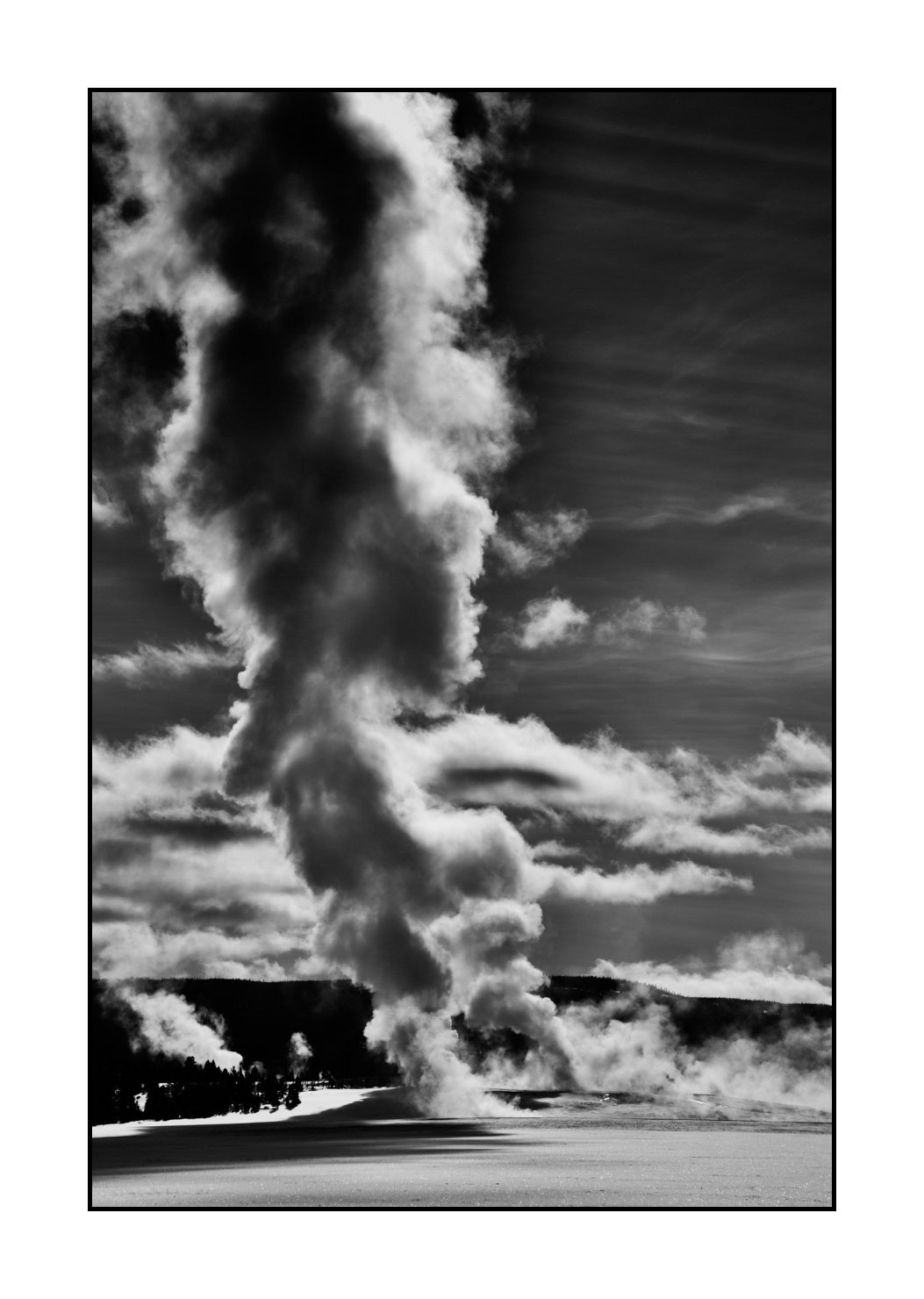 nuances-de-noirs-et-de-blancs/041-merveilles-naturelles-yellowstone-en-hiver/en/41-snowy-landscape-yellowstone-black-and-white-220104YELLAN0135B