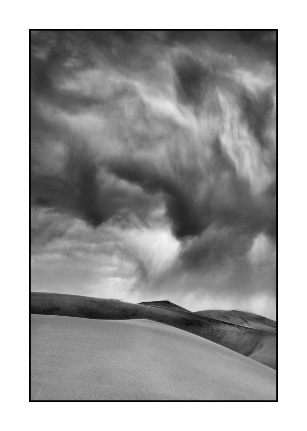 nuances-de-noirs-et-de-blancs/059-merveilles-naturelles-de-great-sand-dunes/fr/09-great-sand-dune-noir-et-blanc-200816GRSDUN0067B