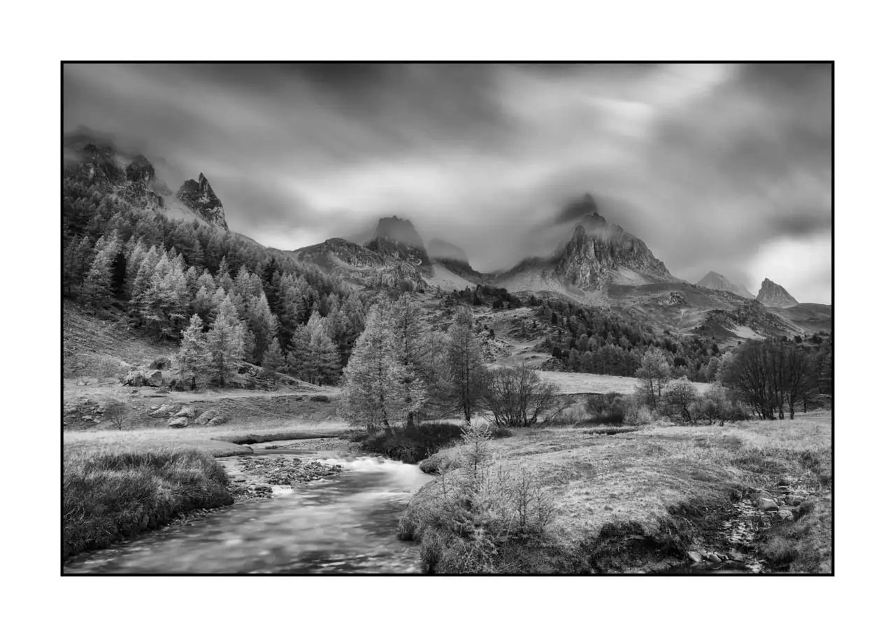 nuances-de-noirs-et-de-blancs/083-paysages-noir-et-blanc-vallee-de-la-claree/en/04-landscape-valley-la-claree-alps-black-and-white-2013-32B