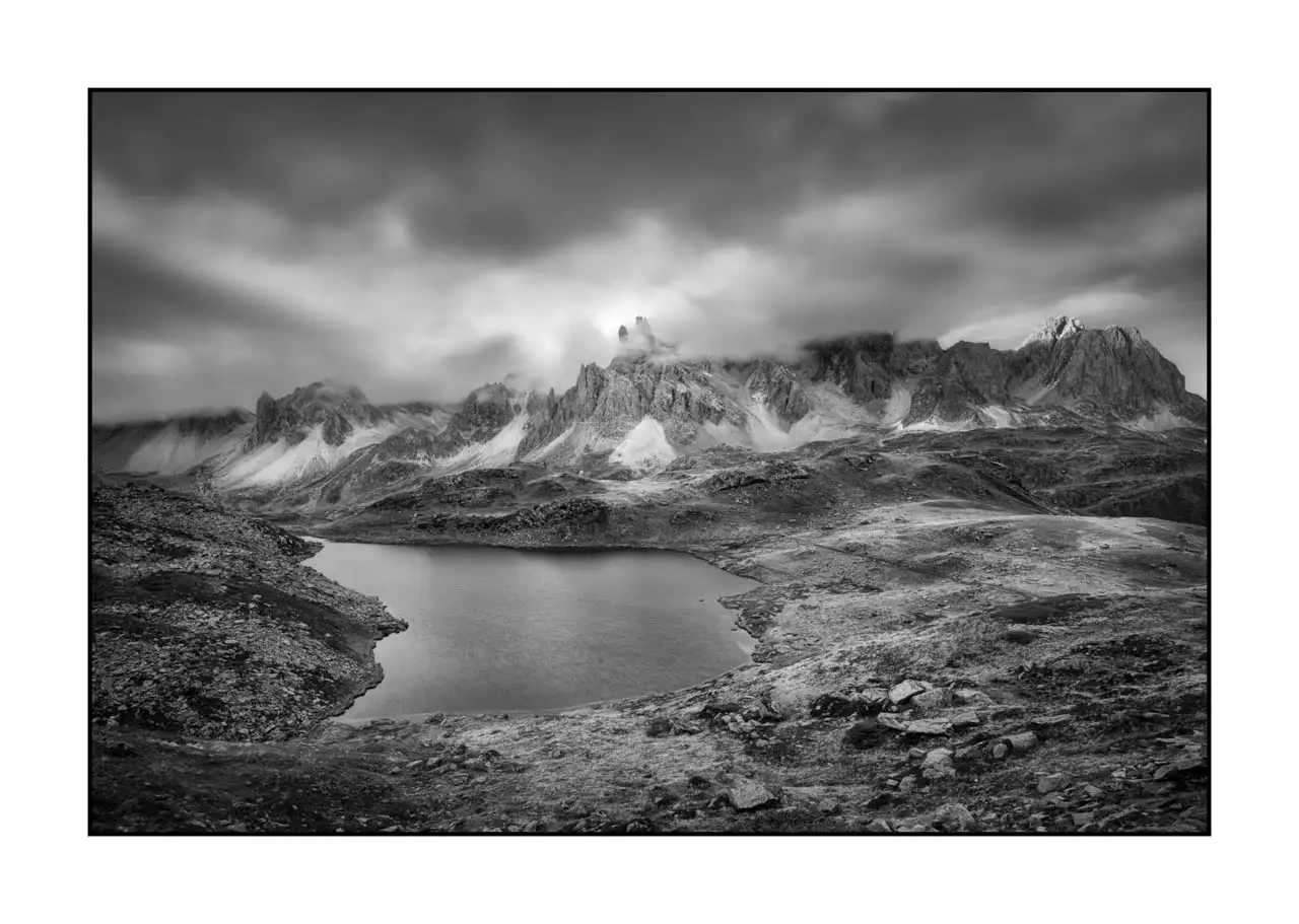 nuances-de-noirs-et-de-blancs/083-paysages-noir-et-blanc-vallee-de-la-claree/en/05-landscape-valley-la-claree-alps-black-and-white-2020-32B
