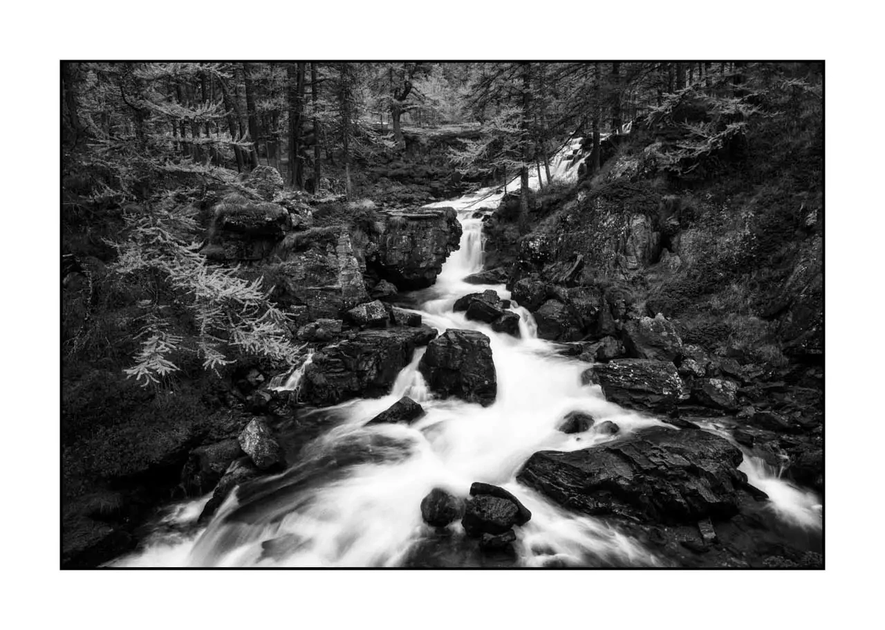 nuances-de-noirs-et-de-blancs/083-paysages-noir-et-blanc-vallee-de-la-claree/en/10-landscape-valley-la-claree-alps-black-and-white-2015-32B