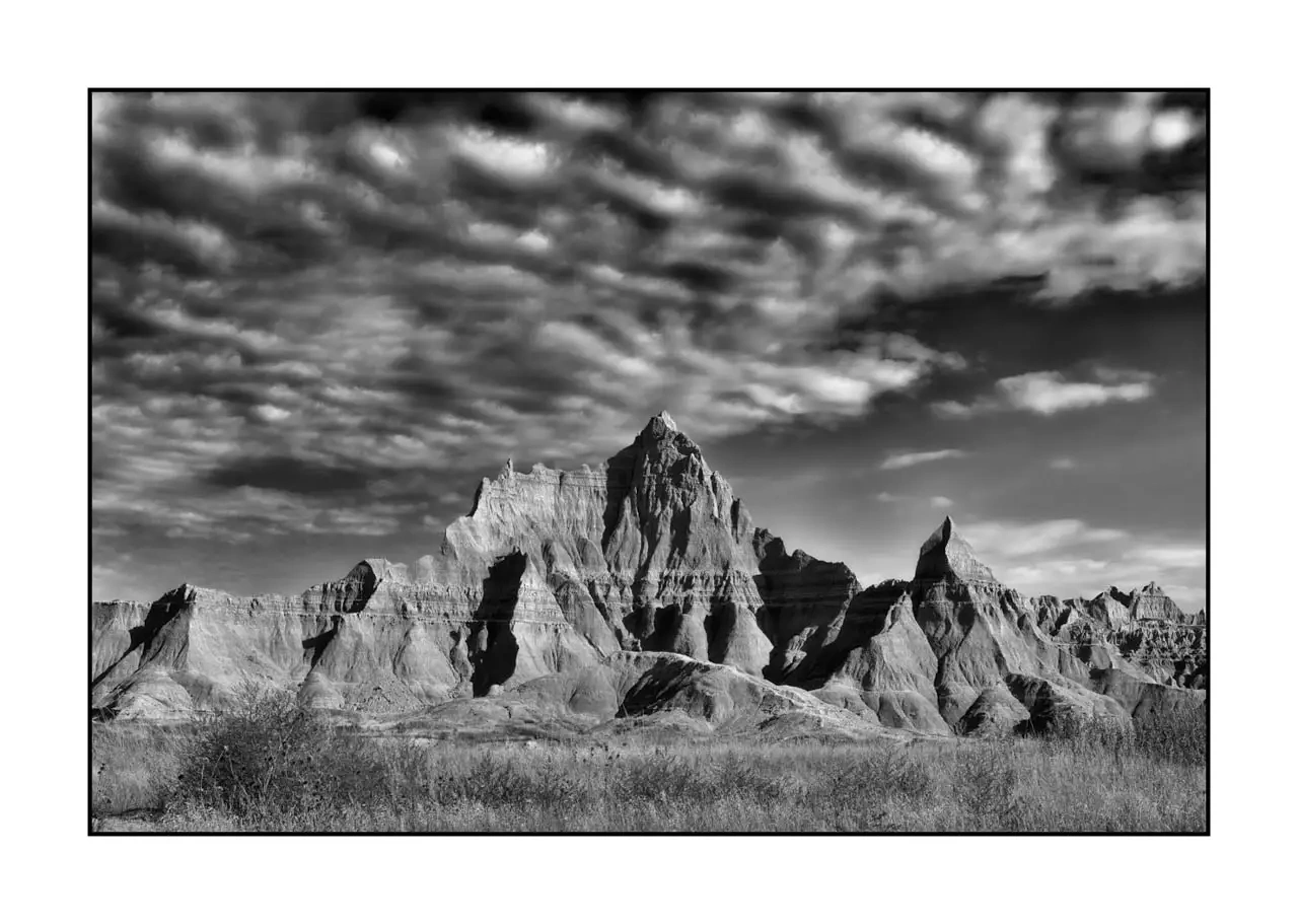 nuances-de-noirs-et-de-blancs/091-echos-du-temps-badlands/en/06-landscape-badlands-dakota-2243-32B