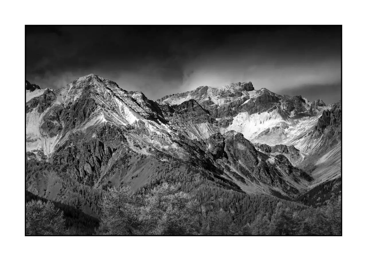 nuances-de-noirs-et-de-blancs/097-au-dela-des-limites-du-temps/edition-limitee/fr/06-paysage-montagne-queyras-hautes-alpes-2372-32B