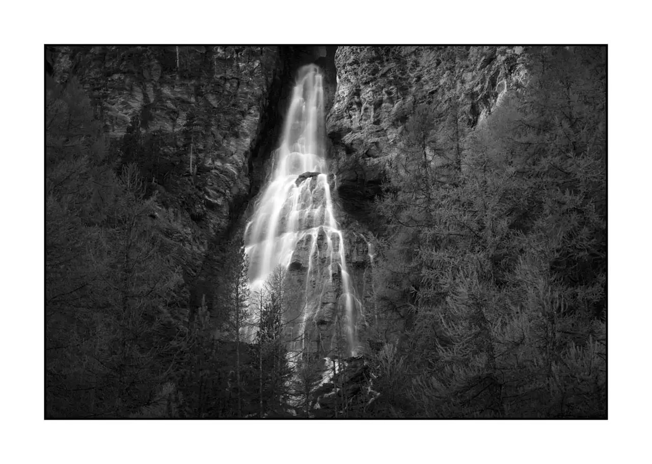 nuances-de-noirs-et-de-blancs/097-au-dela-des-limites-du-temps/edition-limitee/fr/11-paysage-montagne-queyras-hautes-alpes-2377-32B