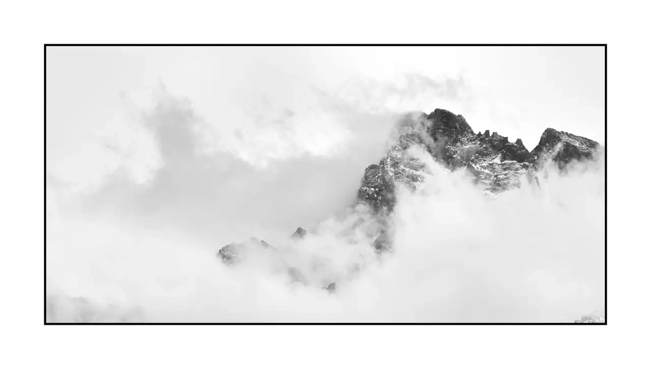 nuances-de-noirs-et-de-blancs/097-au-dela-des-limites-du-temps/edition-limitee/fr/14-paysage-montagne-queyras-hautes-alpes-2380-21B