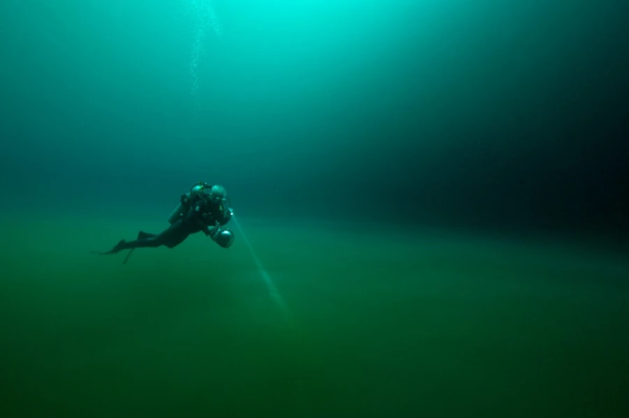 Amar Guillen underwater professional photographer