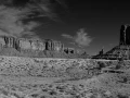 Paysage en noir et blanc de Monument Valley dans l'état de l'Ar