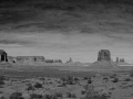Paysage en noir et blanc de Monument Valley dans l'état de l'Ar
