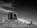 Paysage en noir et blanc de Monument Valley dans l'état de l'Ar