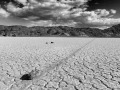 Les pierres qui bougent de Race Track Playa dans la Vallée de la Mort.
