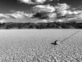 Les pierres qui bougent de Race Track Playa dans la Vallée de la Mort.